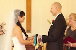 Lin and
                      Zak who held their elopement ceremony in the
                      Pioneer Wedding Chapel