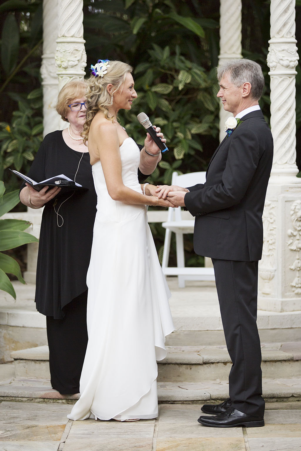 Sarah and David, happily married
                                  by Jennifer Cram, Brisbane Celebrant